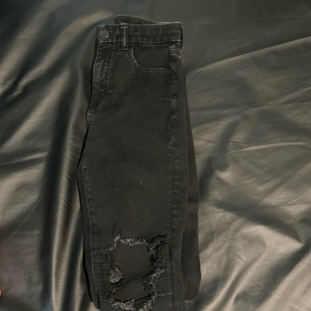 size 2 american eagle jeans.